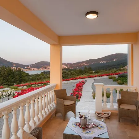 Grand View Villas Agia Markella Exterior photo